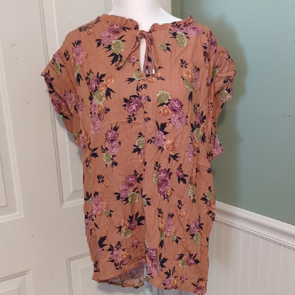 David Button Buffalo XL Split Neck Tie Closure Flutter Sleeves